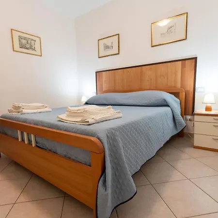 Isabella *